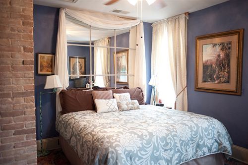 Arbor House Suites Bed And Breakfast San Antonio Exterior photo