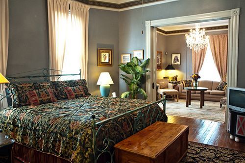 Arbor House Suites Bed And Breakfast San Antonio Exterior photo