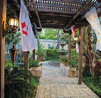 Arbor House Suites Bed And Breakfast San Antonio Exterior photo